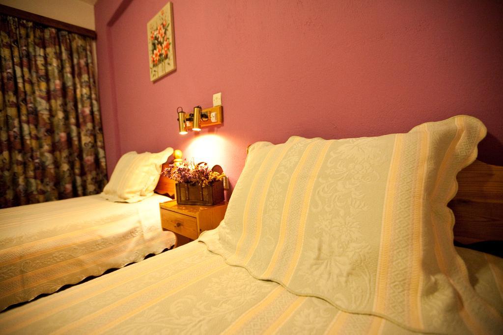 Χenonas Ziakos Hotel Amárantos Ruang foto