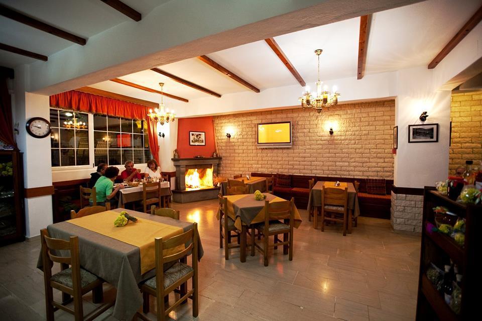 Χenonas Ziakos Hotel Amárantos Bagian luar foto